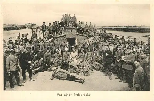 AK / Ansichtskarte Czersk Kriegsgefangenenlager vor einer Erdbaracke Czersk