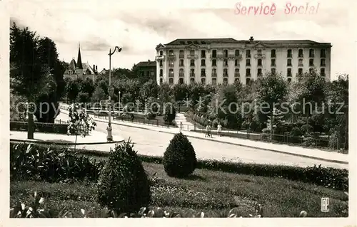 AK / Ansichtskarte Neris les Bains Le Parc devant le Grand Hotel Neris les Bains