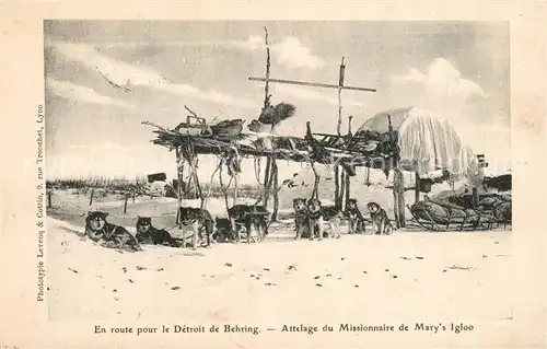 AK / Ansichtskarte BehringStreet_Alaska_US State Missionaire de Marys Igloo Schlittenhunde 