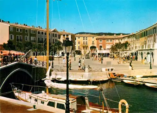 AK / Ansichtskarte Port_Grimaud Cite lacustre Une vue typique dans le centre du village Port Grimaud