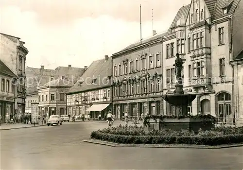 AK / Ansichtskarte Stendal Breite Strasse Sperlingsbrunnen Stendal