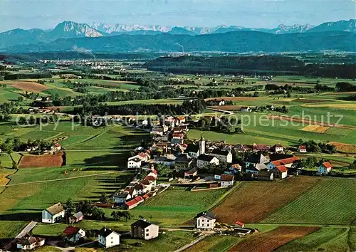 AK / Ansichtskarte Neukirchen_Voeckla Fliegeraufnahme mit Traunstein und Hoellengebirge Neukirchen_Voeckla