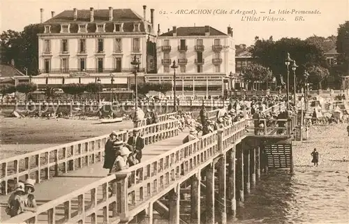 AK / Ansichtskarte Arcachon_Gironde La Jetee Promenade Hotel Victoria Arcachon Gironde
