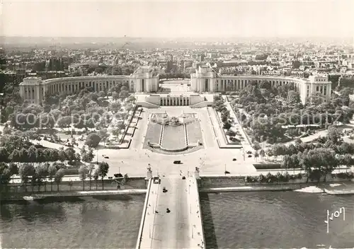 AK / Ansichtskarte Paris Le Palais de Chaillot Vue aerienne Paris