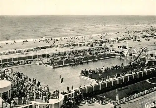 AK / Ansichtskarte Trouville sur Mer La Plage et la Piscine Trouville sur Mer