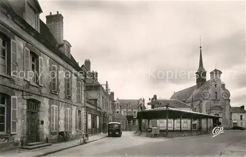 AK / Ansichtskarte Maintenon Place Saint Pierre Maintenon