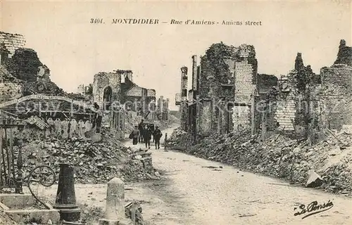 AK / Ansichtskarte Montdidier_Somme Rue d Amiens Grande Guerre Truemmer 1. Weltkrieg Montdidier Somme