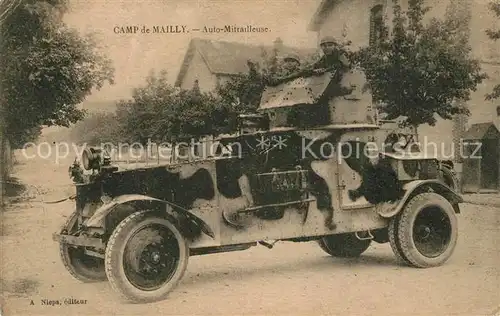 AK / Ansichtskarte Militaria_Panzer Panzerwagen Automitrailleuse Camp de Mailly  Militaria Panzer