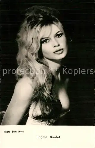 AK / Ansichtskarte Schauspieler Brigitte Bardot  