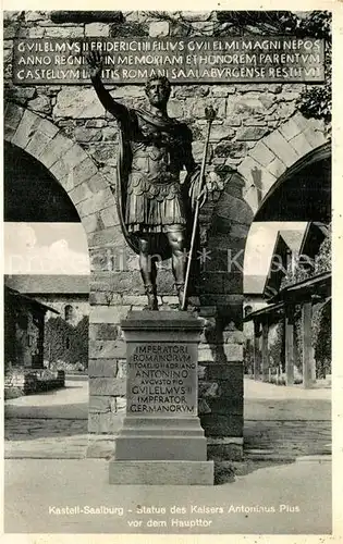 AK / Ansichtskarte Kastell_Saalburg Statue des Kaisers Antonius Pius vor dem Haupttor Kastell_Saalburg