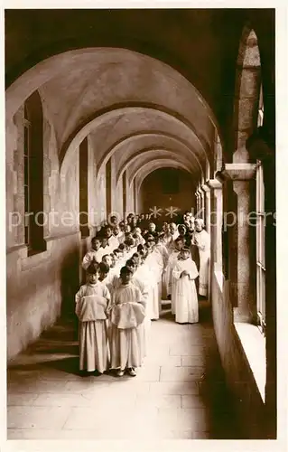 AK / Ansichtskarte La_Pierre qui Vire Monastere de la Pierre qui Vire Les petits chantres de Sainte Marie dans la procession sous le cloitre La_Pierre qui Vire