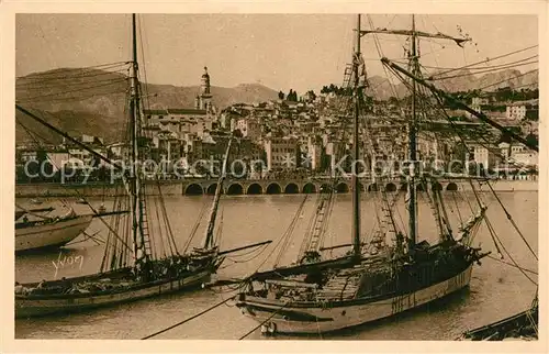AK / Ansichtskarte Menton_Alpes_Maritimes Le port et la vieille ville Voiliers Menton_Alpes_Maritimes