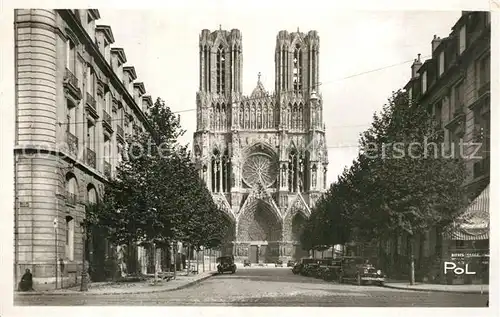 AK / Ansichtskarte Reims_Champagne_Ardenne Rue J. D. Rockefeller et la Cathedrale Reims_Champagne_Ardenne