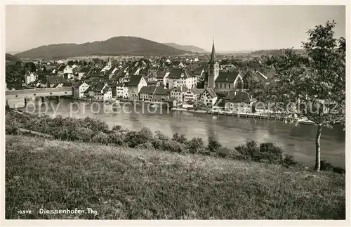 AK / Ansichtskarte Diessenhofen Panorama Blick ueber den Rhein zur Stadt Diessenhofen