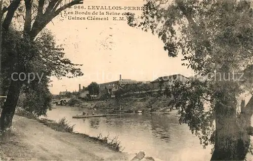 AK / Ansichtskarte Levallois Perret Les Bords de la Seine Usines Clement Levallois Perret