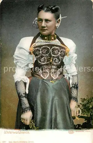 AK / Ansichtskarte Trachten_Schweiz Unterwaldnerin  