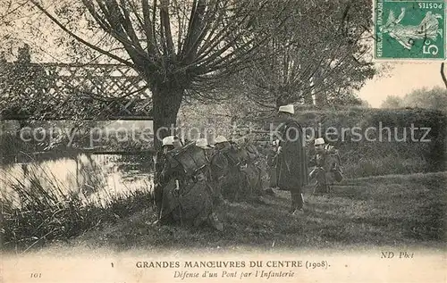AK / Ansichtskarte Militaria_Frankreich Defense d un Pont par l infanterie Militaria Frankreich