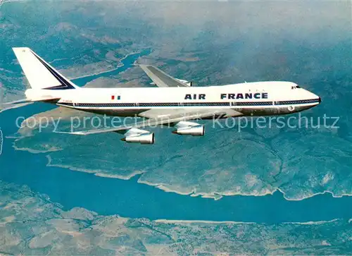 AK / Ansichtskarte Flugzeuge_Zivil Air France Boeing 747  