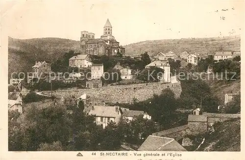 AK / Ansichtskarte Saint Nectaire_Puy_de_Dome Vue generale et l Eglise Saint Nectaire_Puy
