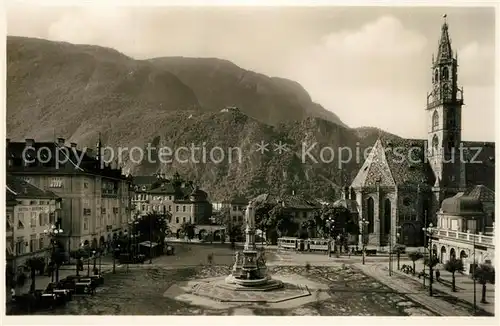 AK / Ansichtskarte Bolzano Piazza Vittorio Emanuele col Monumento Walter von der Vogelweide Bolzano