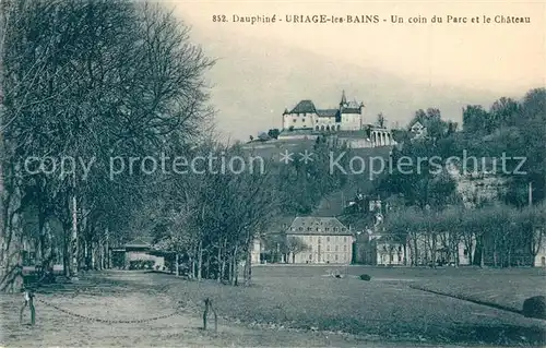 AK / Ansichtskarte Uriage les Bains_Isere Un coin du parc et le Chateau Uriage les Bains_Isere
