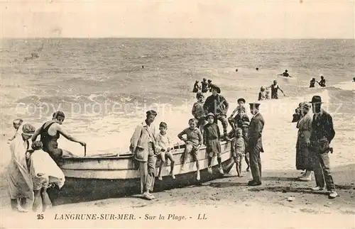 AK / Ansichtskarte Langrune sur Mer Sur la plage Langrune sur Mer