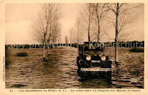 AK / Ansichtskarte La_Briere Inondations Route entre La Chapelle des Marais et Camer Hochwasser Katastrophe La_Briere