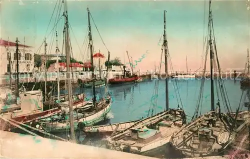 AK / Ansichtskarte Ile_de_Re La Flotte au port bateaux de peche Ile_de_Re