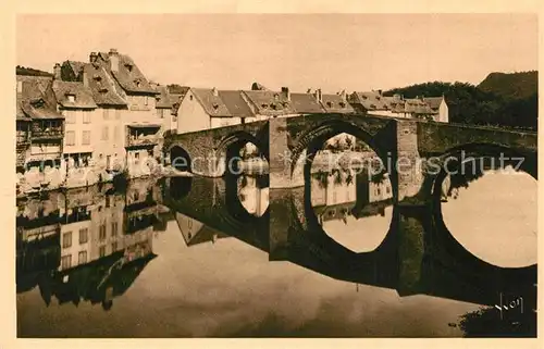 AK / Ansichtskarte Espalion Pont vieux XIIIe siecle et le Lot Espalion