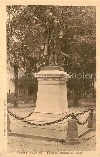 AK / Ansichtskarte Ferney Voltaire Statue du Patriarche de Ferney Monument Ferney Voltaire