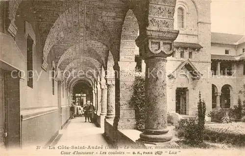 AK / Ansichtskarte La_Cote Saint Andre Seminaire actuellement sanatorium Cour d honneur Les couloirs La_Cote Saint Andre