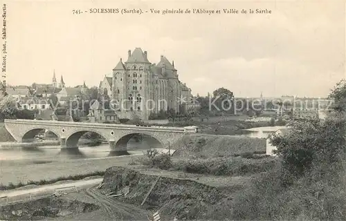 AK / Ansichtskarte Solesmes_Sarthe Vallee de la Sarthe et l Abbaye Solesmes_Sarthe