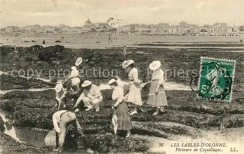 AK / Ansichtskarte Les_Sables d_Olonne Pecheurs de Coquillages Les_Sables d_Olonne