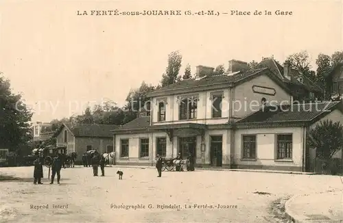 AK / Ansichtskarte La_Ferte sous Jouarre Place de la Gare La_Ferte sous Jouarre