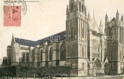 AK / Ansichtskarte Poitiers_Vienne Cathedrale  Poitiers Vienne
