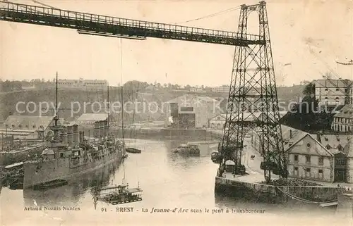 AK / Ansichtskarte Brest_Finistere Bateau La Jeanne d Arc sous le pont a transbordeur Brest_Finistere