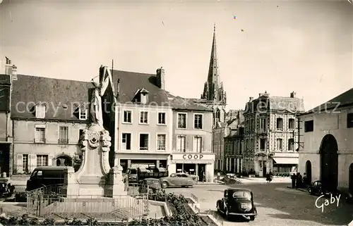 AK / Ansichtskarte Carentan Plage de la Republique Eglise Monument aux Morts Carentan