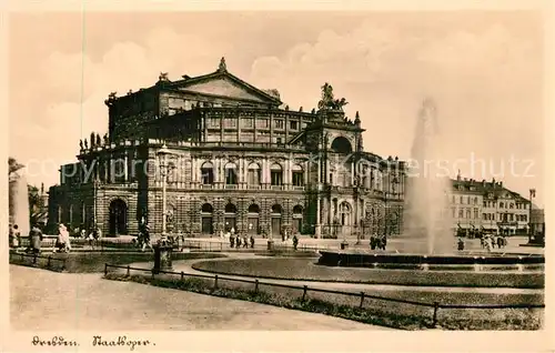AK / Ansichtskarte Dresden Staatsoper Dresden