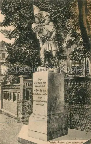 AK / Ansichtskarte Hildesheim Huckauf Statue Hildesheim