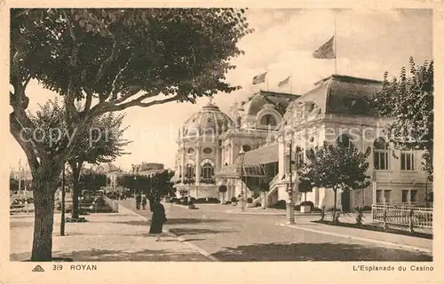 AK / Ansichtskarte Royan_Charente Maritime Esplanade du Casino Royan Charente Maritime