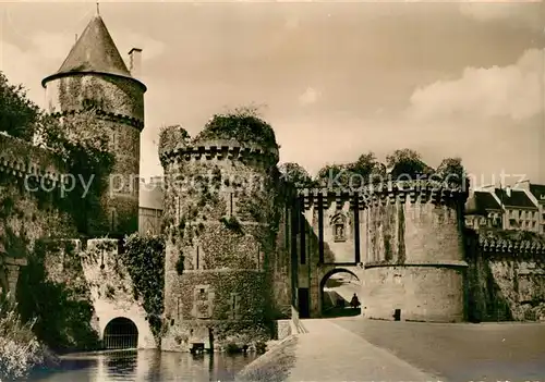 AK / Ansichtskarte Fougeres Porte Notre Dame Fougeres