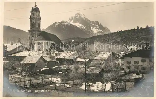 AK / Ansichtskarte Mittenwald_Bayern Ansicht mit Kirche Wetterstein Alpen Mittenwald Bayern