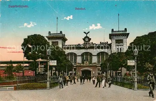 AK / Ansichtskarte Saarbruecken Bahnhof Saarbruecken