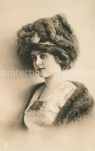 AK / Ansichtskarte Foto_GLCo_Nr. 2799 8 Frau Hutmode Foto_GLCo_Nr.