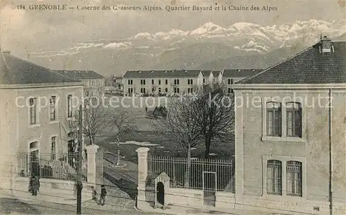 AK / Ansichtskarte Grenoble Caserne des Chasseurs Alpins Quartier Bayard et la Chaine des Alpes Grenoble