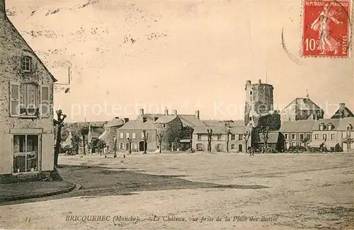 AK / Ansichtskarte Bricquebec Le Chateau vue prise de la Place des Buttes Bricquebec