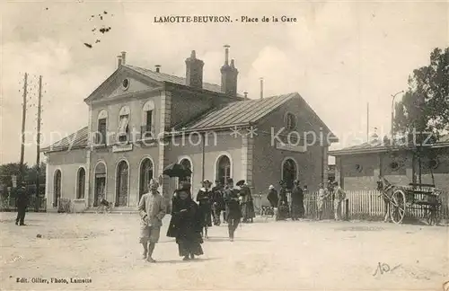 AK / Ansichtskarte Lamotte Beuvron Place de la Gare Lamotte Beuvron