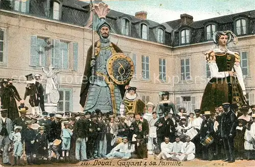 AK / Ansichtskarte Douai_Nord Gayant et sa famille Douai_Nord