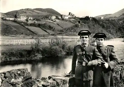 AK / Ansichtskarte Biriatou Carabiniers espagnols en faction sur la Bidassoa Biriatou