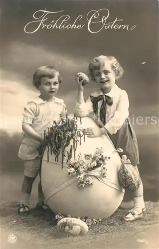 AK / Ansichtskarte Foto_NPG_Nr. 7982 5 Ostern Kinder Ei  